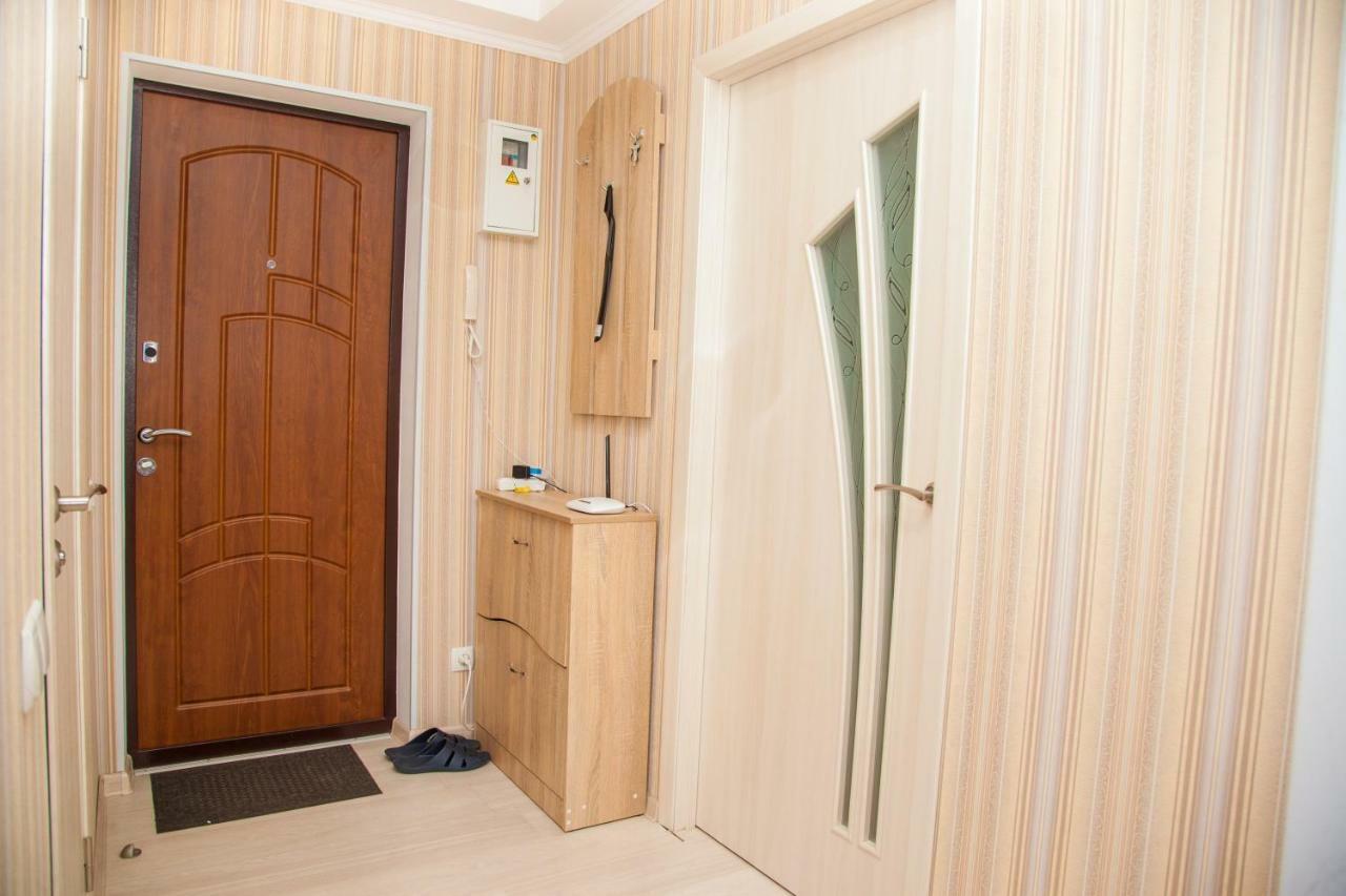Semi-Luxury Apartment On Zaporozhskaya 9 Zaporizhia Exterior photo